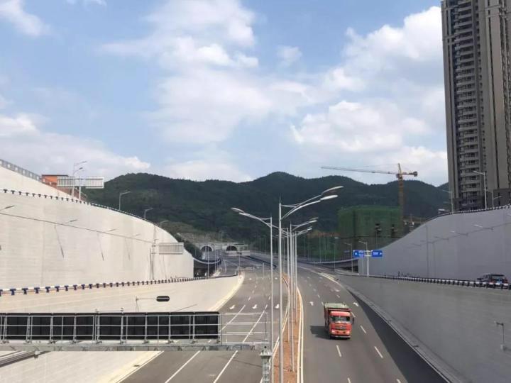 达万铁路复线最新动态，进展与温馨旅程同步更新